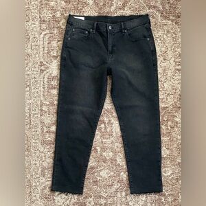 Gap Girlfriend Mid Rise Black Frayed Ankle Cropped Jeans Size 31 12 R